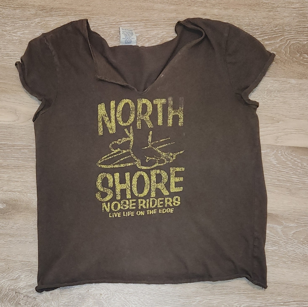 Vintage Old Navy north shore t-shirt - size small